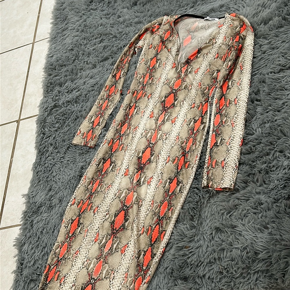Fashion Nova fitted long sleeve snakeskin pattern dress